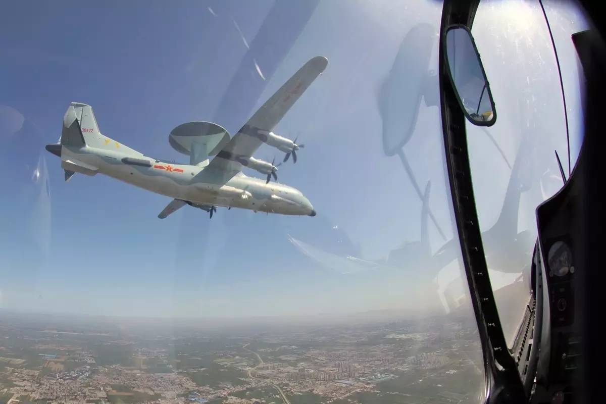 開(kāi)掛吧，中國(guó)空軍！