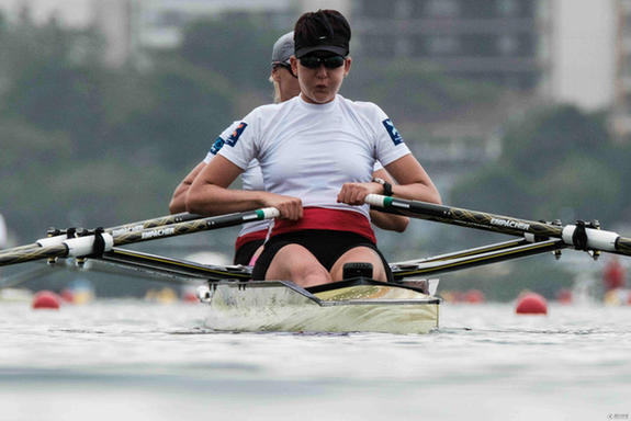 各國賽艇隊積極備戰 士兵在側確保安全