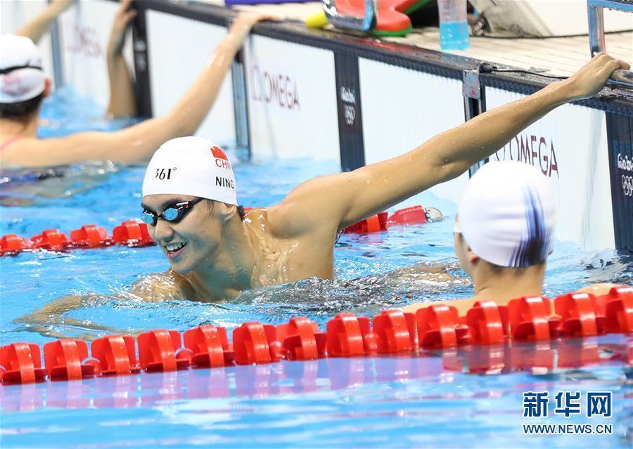 中國游泳隊“試水”里約 孫楊寧澤濤亮相