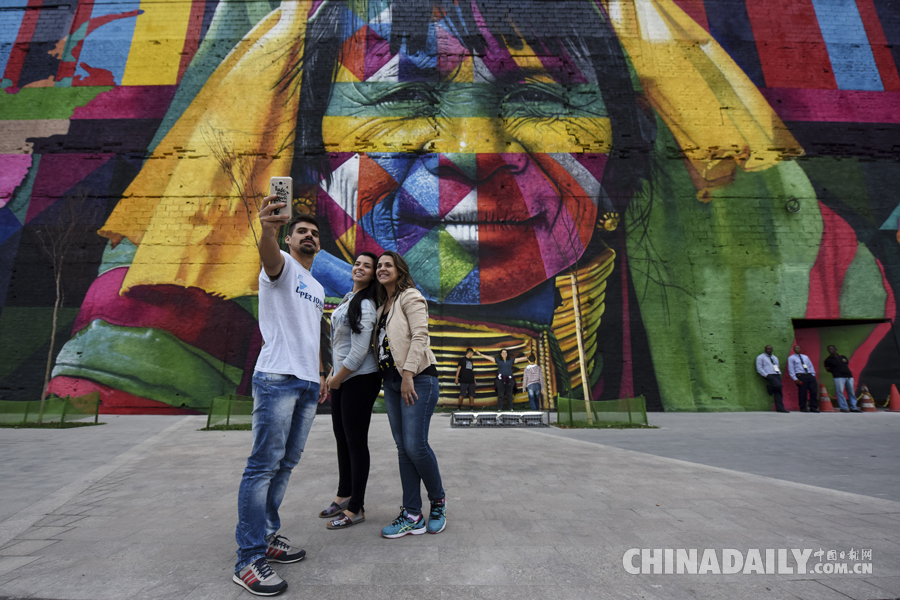 里約奧運大道上的巨幅土著居民噴繪壁畫(組圖)