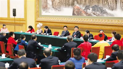 一枝一葉總關(guān)情，習近平兩會上的民本情懷