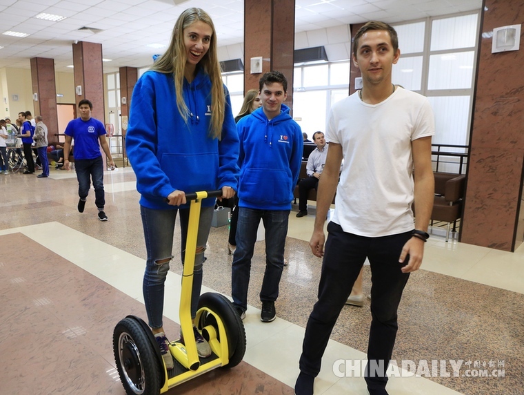 中俄網(wǎng)絡(luò)媒體年會(huì)暨中俄青年媒體創(chuàng)新營在俄羅斯頓河畔羅斯托夫召開