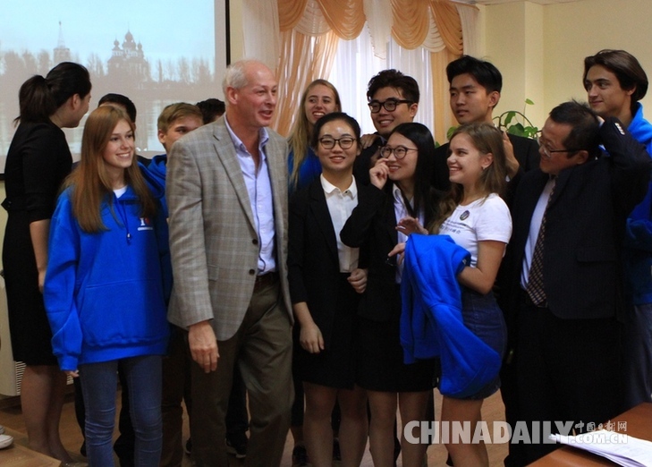 中俄網(wǎng)絡(luò)媒體年會暨中俄青年媒體創(chuàng)新營在俄羅斯頓河畔羅斯托夫召開