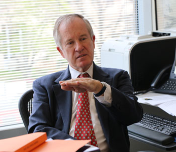 【2018兩會·改革新征程】習近平講話強調推動經濟高質量發展 獲國際學者點贊