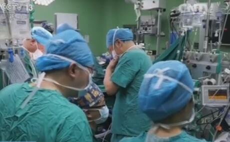 醫者仁心!全國人大代表在京為患者緊急手術