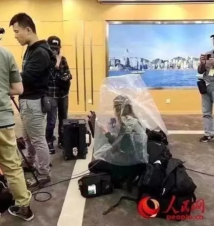 記者兩會24小時：帶著“溫度”的新聞是怎么產生的