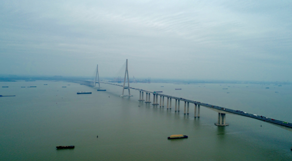 網(wǎng)絡(luò)大V走訪“當(dāng)代中國(guó)奇跡”感受中國(guó)制造魅力