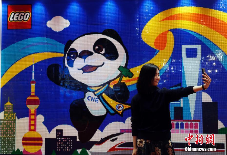 進博會好貨“扎堆”消費者爭相“淘貨”