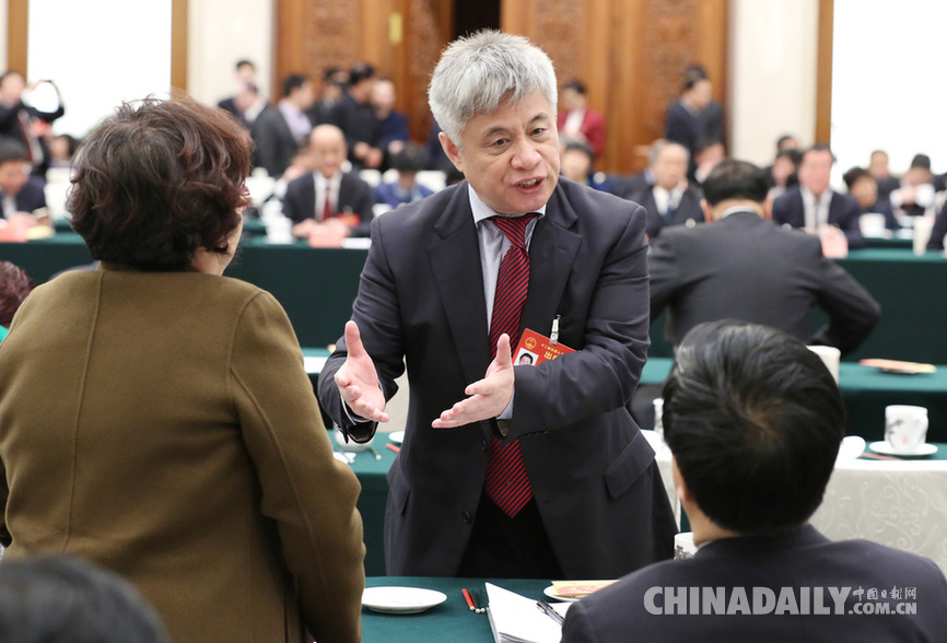 河北代表團全體會議向媒體開放