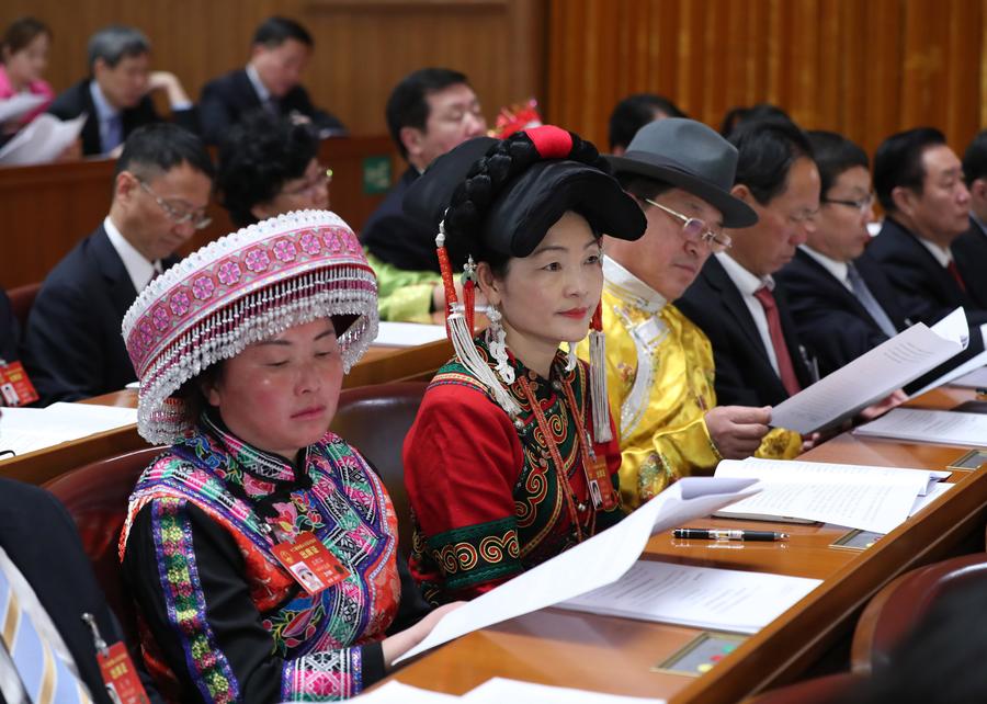 兩會上的女代表委員們：認(rèn)真履職 一展風(fēng)采