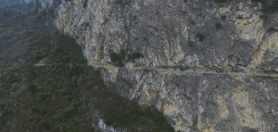 解碼中國丨這位當(dāng)代“愚公”在懸崖峭壁上鑿出7千米水渠,現(xiàn)實比神話傳說更震撼!