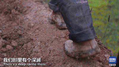 解碼中國丨這位當(dāng)代“愚公”在懸崖峭壁上鑿出7千米水渠,現(xiàn)實比神話傳說更震撼!