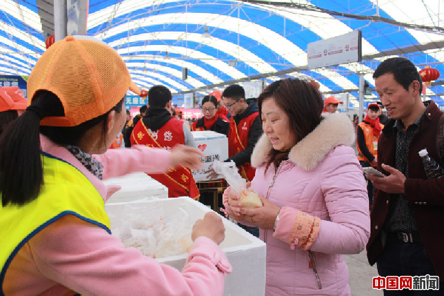 網絡媒體走轉改：快樂“鬧”元宵 溫暖出行路