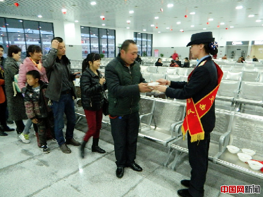 網(wǎng)絡媒體走轉改：快樂“鬧”元宵 溫暖出行路