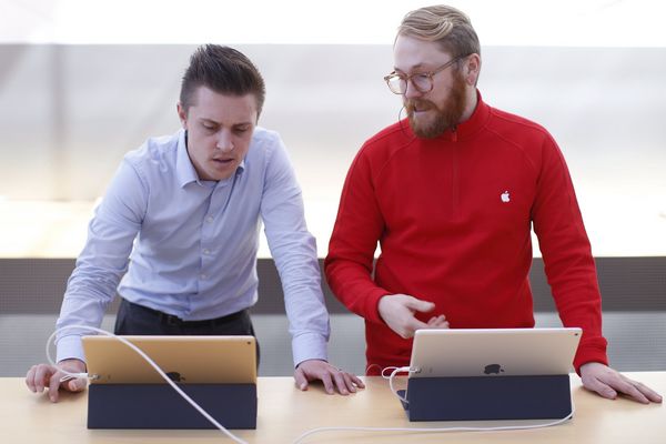 西薩·吉拉拉：預防數碼設備對眼部造成的危害