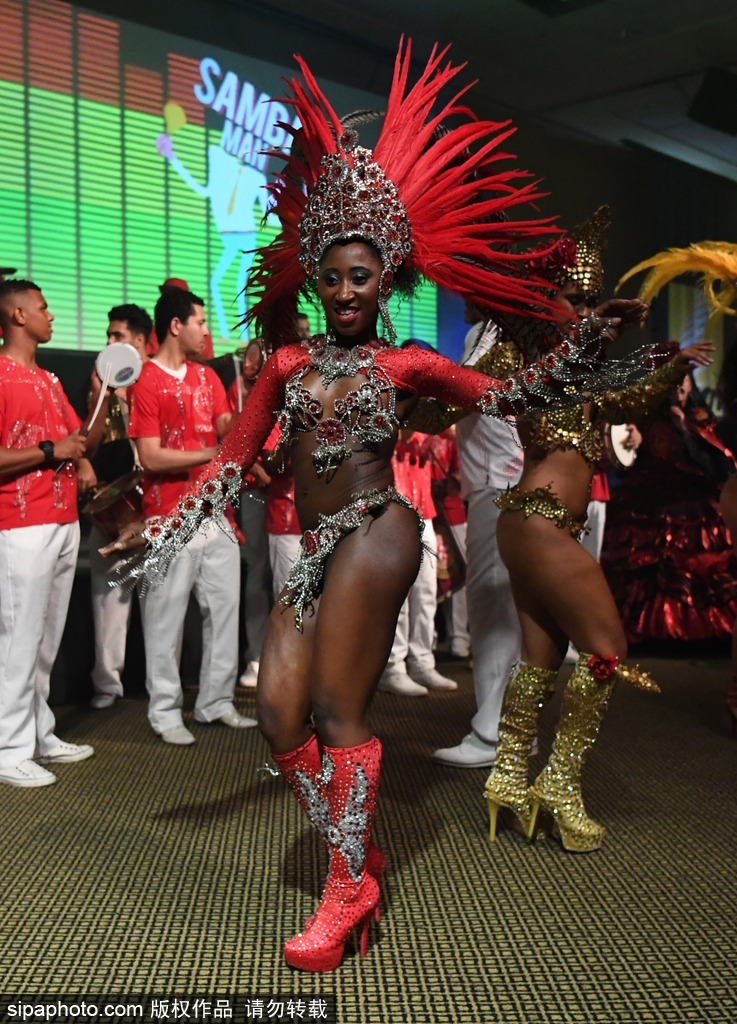 熱情似火！巴西性感桑巴舞團(tuán)表演助陣?yán)锛s奧運(yùn)會