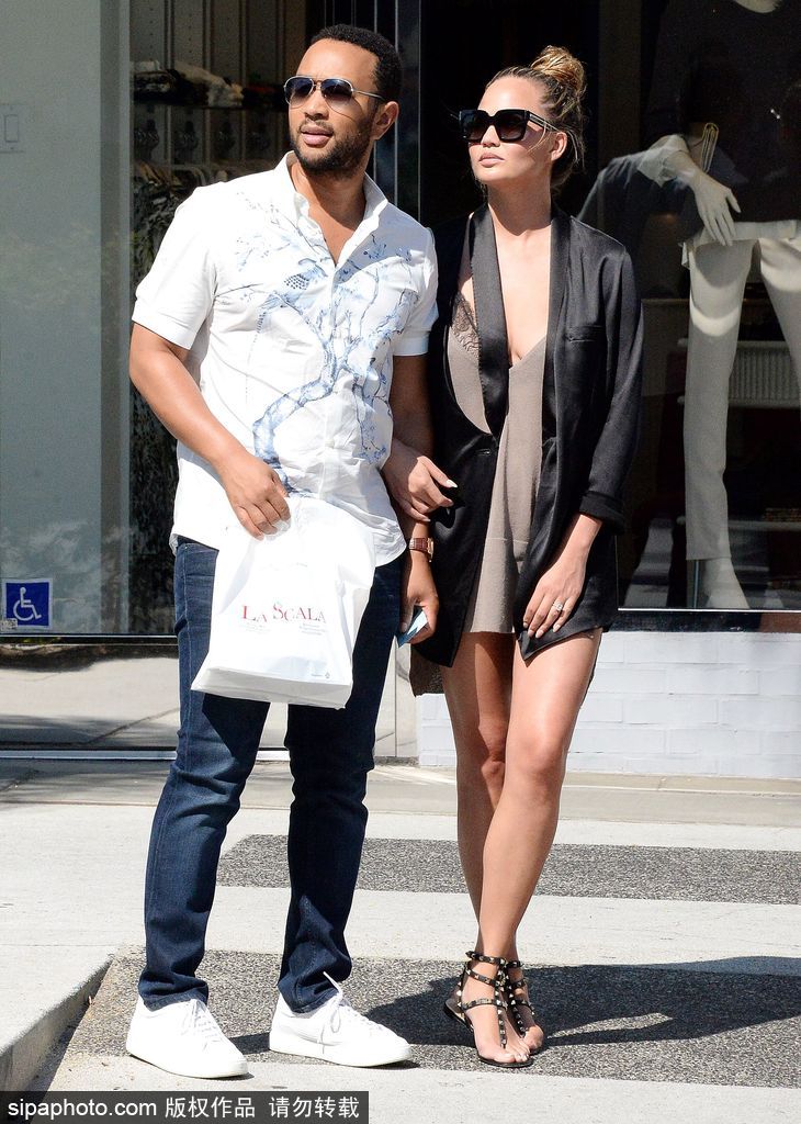 盤點：七夕虐狗模式開啟 歐美明星情侶街拍恩愛衣品一起秀！