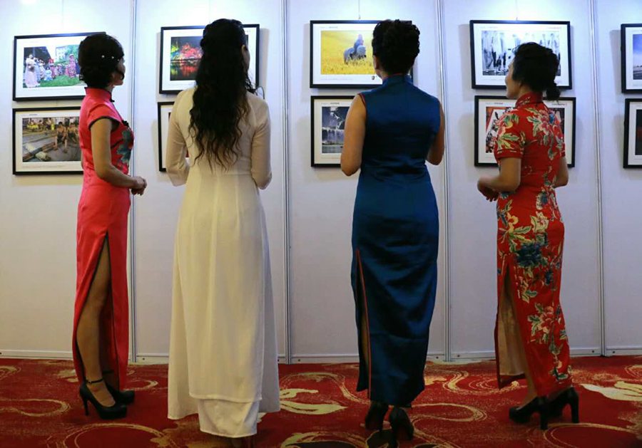 《百名攝影師聚焦中國》全國巡展首站在成都舉辦