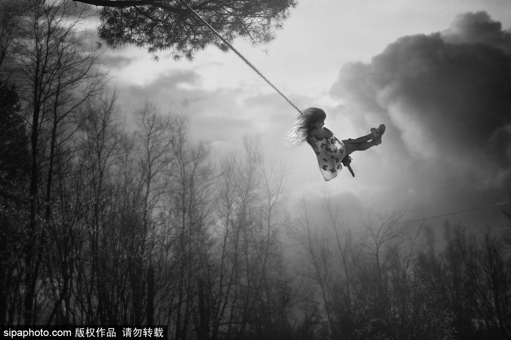 “童年不插電”系列經典攝影作品 童趣黑白最純粹