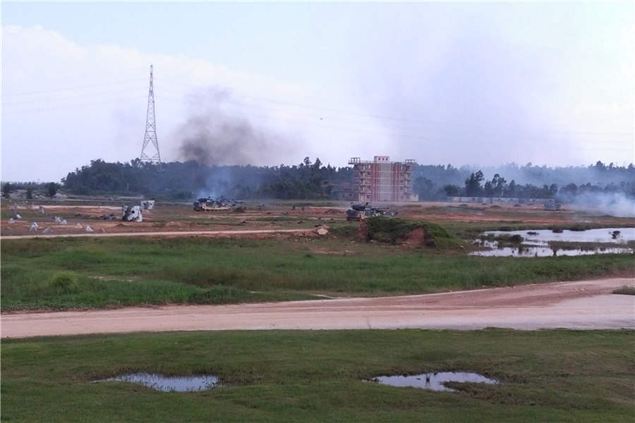 中俄海軍陸戰隊進行島礁攻防演練