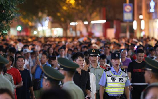 國慶節(jié)，向堅(jiān)守在工作崗位上的人致敬