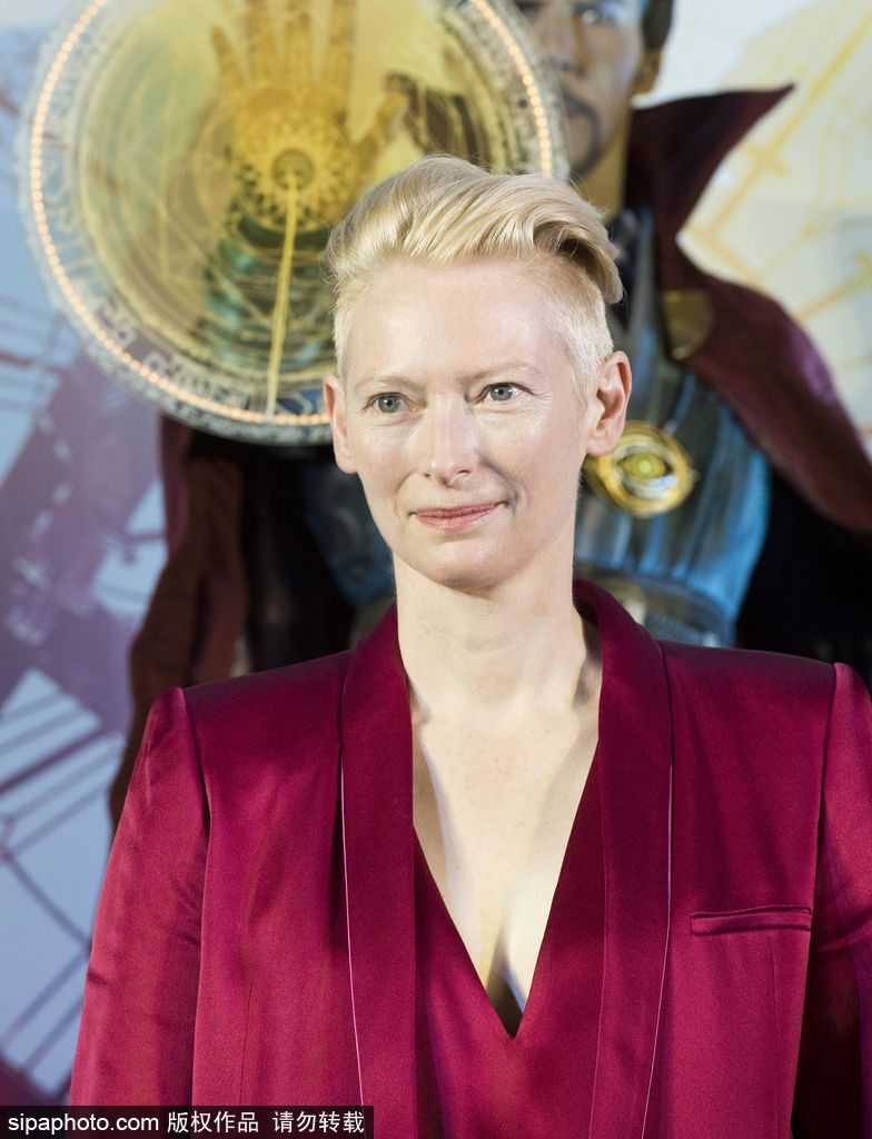 《奇異博士》香港發布會 “女王”蒂爾達·斯文頓氣場強大力壓卷福