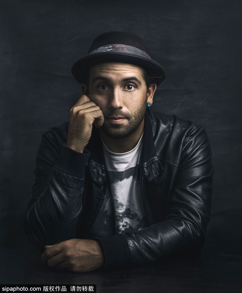 巴西熱帶雨林的投影 攝影師打造震撼光影涂鴉提倡環(huán)保