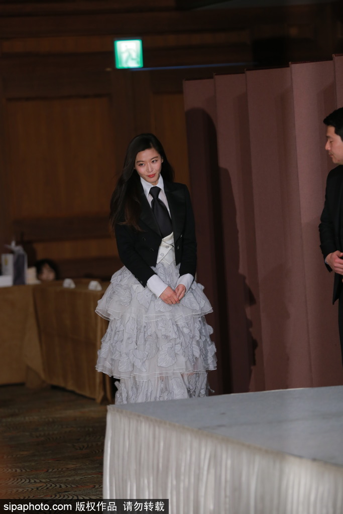 《藍(lán)色大海的傳說》發(fā)布會 李敏鎬全智賢都來了