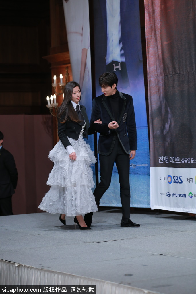 《藍(lán)色大海的傳說》發(fā)布會(huì) 李敏鎬全智賢都來了