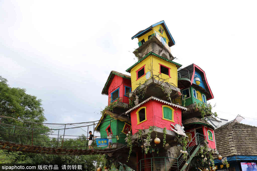 建筑最瘋狂：盤點(diǎn)2016中國各地“奇葩”建筑