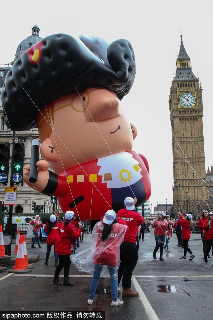 2017倫敦新年大游行盛大舉行 載歌載舞歡聲笑語(yǔ)迎新年