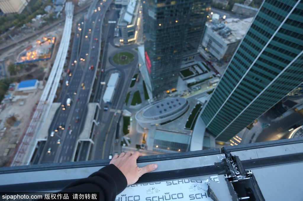 大神請收下我的膝蓋 看世界各國牛人高空炫技