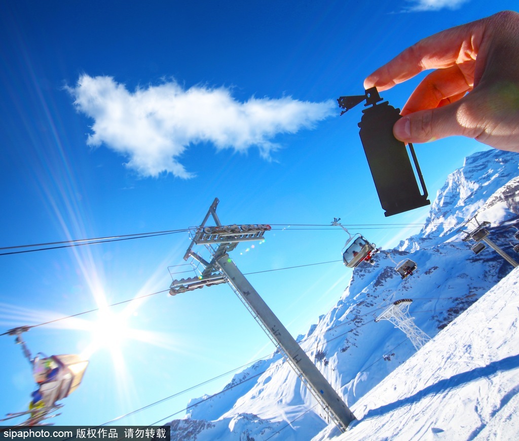 剪紙錯位藝術趣味無窮 盤點度假勝地巧變創意作品