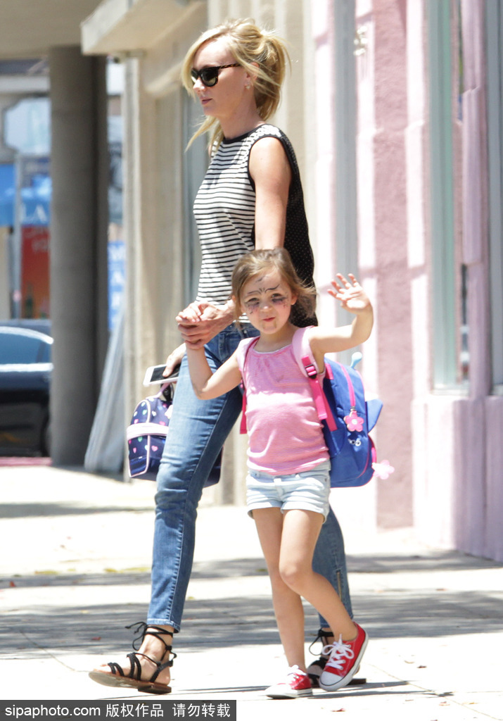 又到一年開學(xué)季 盤點好萊塢萌娃星二代上學(xué)路