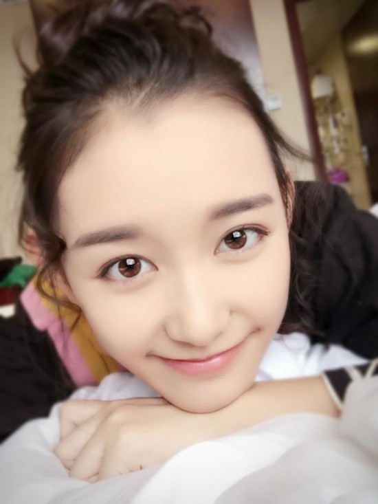 不滿20歲國產(chǎn)女星顏值PK：關(guān)曉彤歐陽娜娜不是最美