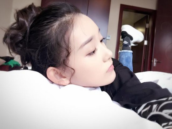 不滿20歲國產女星顏值PK：關曉彤歐陽娜娜不是最美