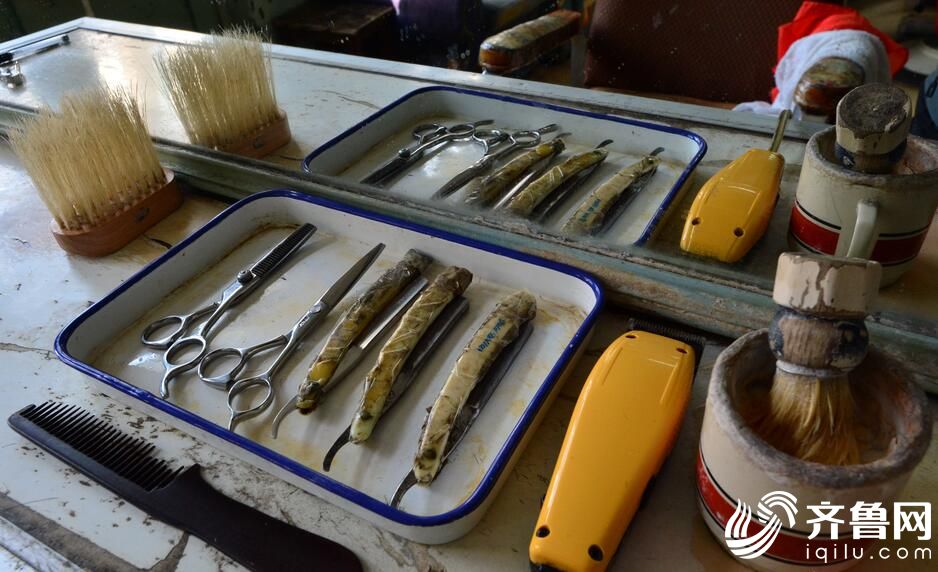 65歲老人堅守老理發店40余年（組圖）