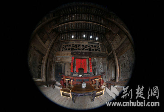 大爺拆遷才知老宅值8億 全是金絲楠木建成(組圖)