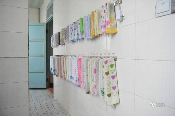 最大農村寄宿小學 近千人靠“剪刀石頭布”打飯