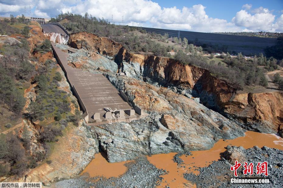 美國最高水壩坍塌居民緊急疏散 現場清理工作啟動