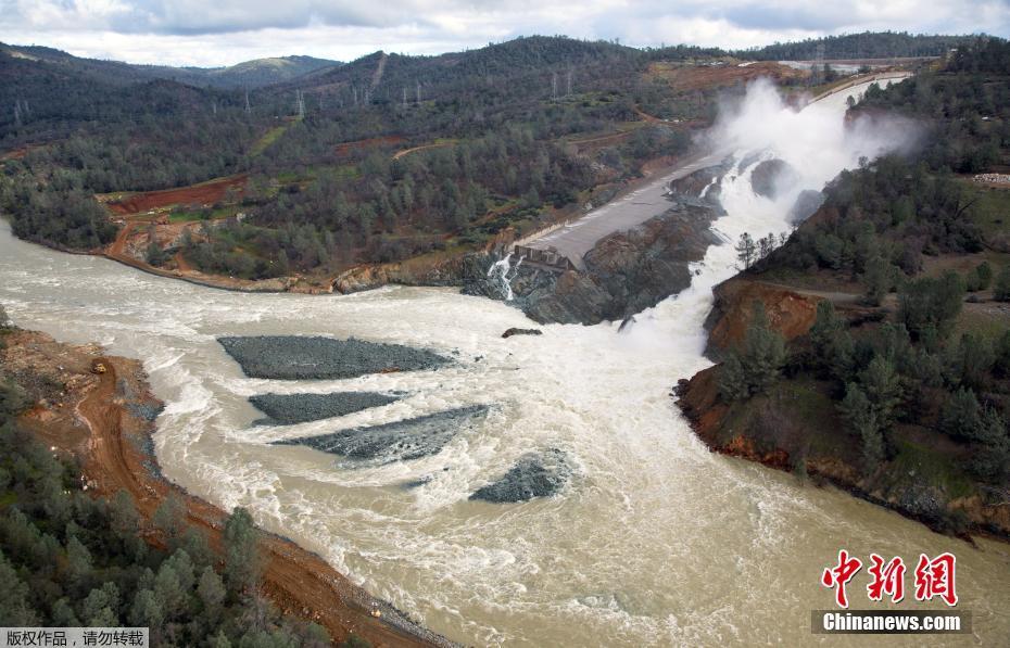 美國最高水壩坍塌居民緊急疏散 現場清理工作啟動