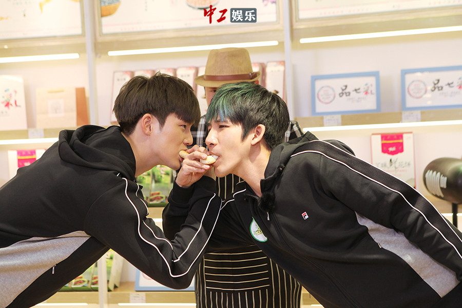 《二十四小時》“時空水手”麗江上演尋龍記 陳坤賣萌闖關