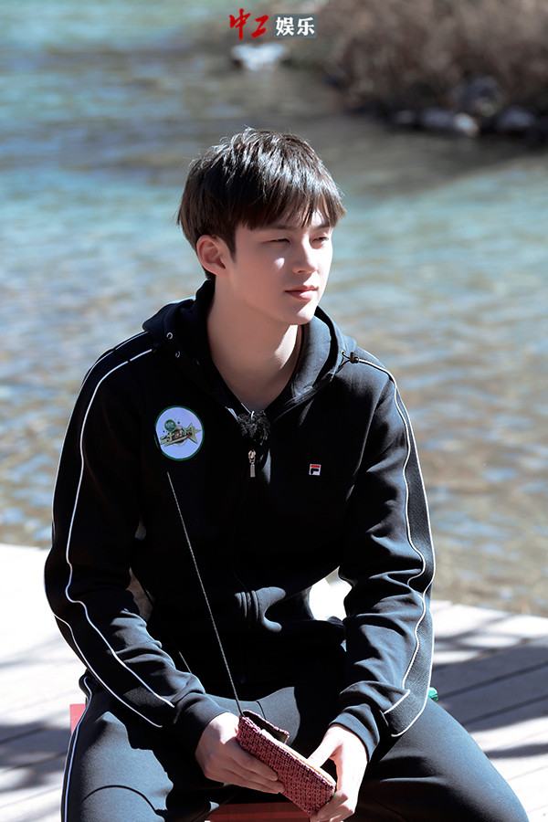 《二十四小時(shí)》“時(shí)空水手”麗江上演尋龍記 陳坤賣萌闖關(guān)