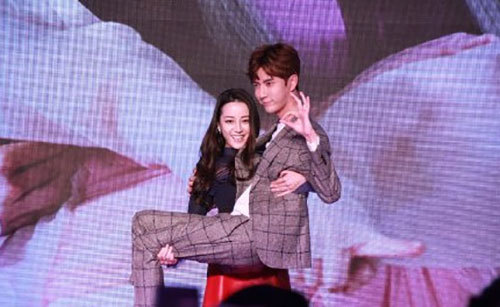 迪麗熱巴到底有多重？看完這4個(gè)男人抱她時(shí)的表情就知道！