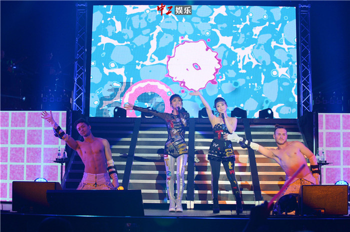 Twins美國演唱會圓滿落幕 國內(nèi)巡演即將唱響