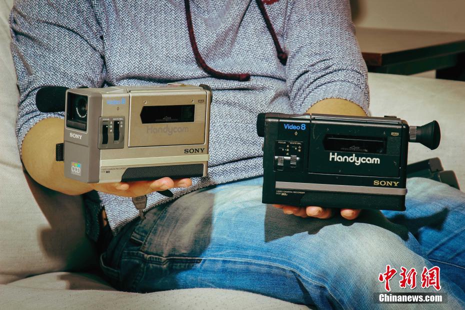 天津80后小伙收藏百余臺經典攝像機（組圖）
