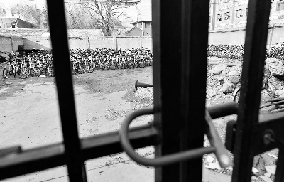 數百輛共享單車被扣 園區回應：已和運營方約談