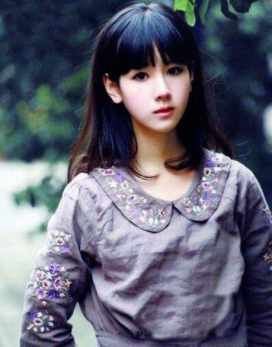 她是最美校花顏值力壓奶茶妹妹 因參加何炅的節(jié)目形象崩塌