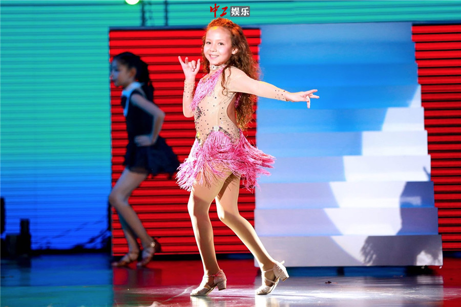 “娜式英語”重出江湖 《神奇的孩子》迎美國舞王