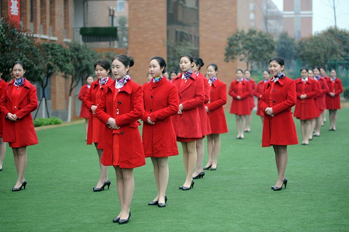 女生節準空姐操場擺巨型